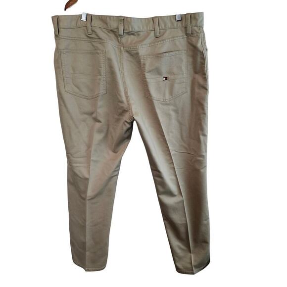 Tommy Hilfiger Pants Mens Size 40X30 Tan Trousers Preppy Academia Khakis Resort - Picture 2 of 9